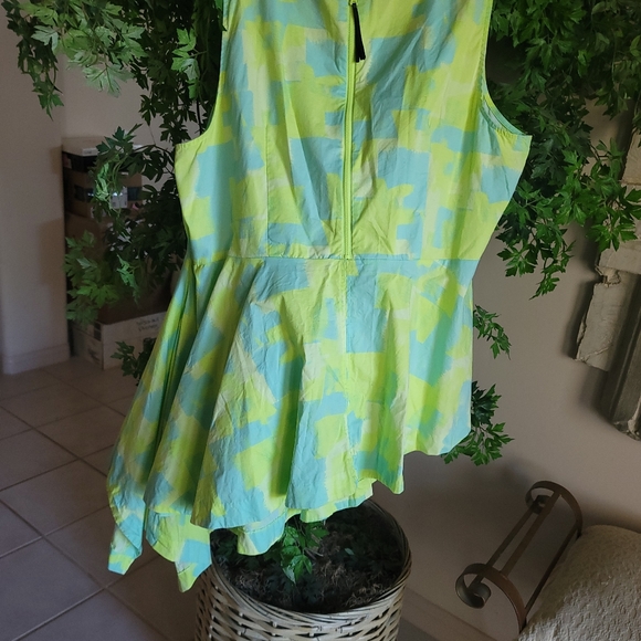 Dress - Picture 4 of 5